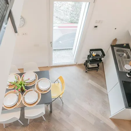 Casa Dani In Centre With Parking By Rent * Como