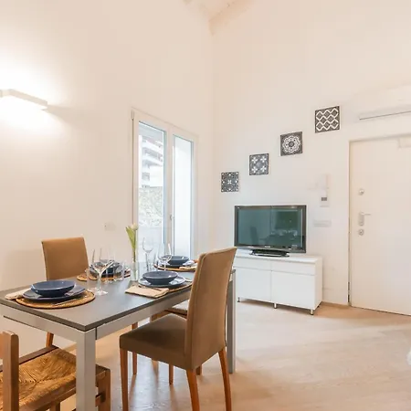 Casa Dani In Centre With Parking By Rent Apartment Como