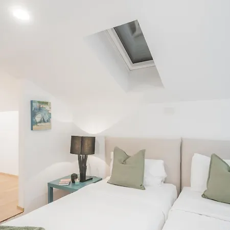 Casa Dani In Centre With Parking By Rent Como